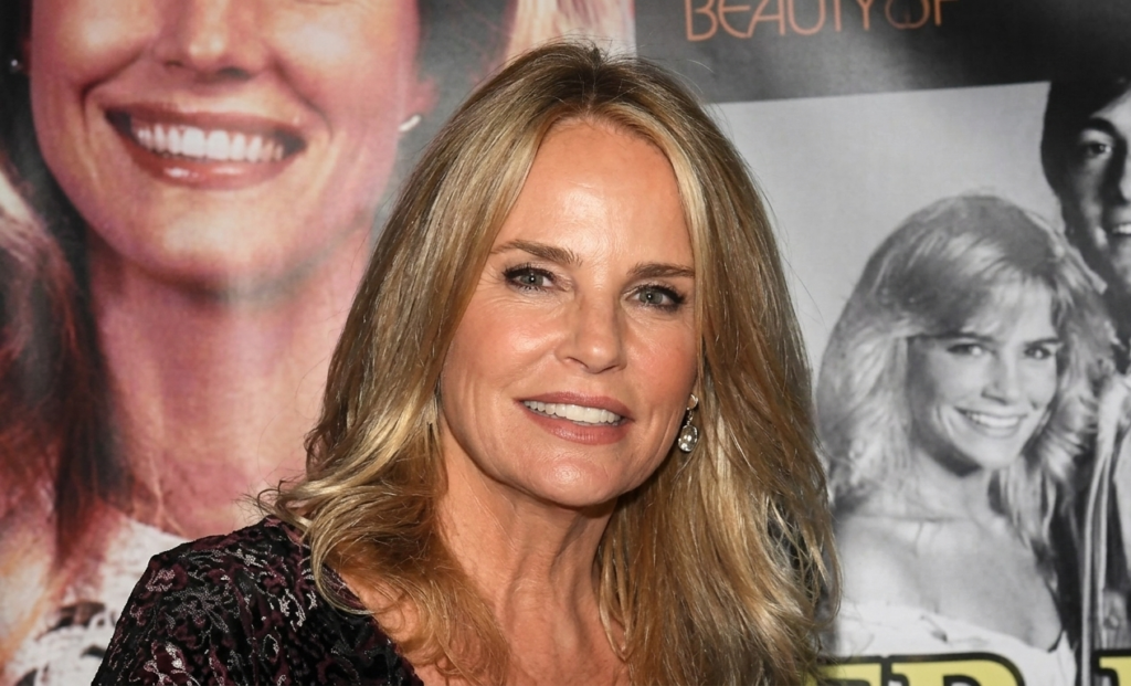 Jennifer Runyon smiling on set in 1980s television sitcom